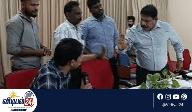 கிளிநொச்சி அபிவிருத்திக் குழுக் கூட்டத்தில் பரபரப்பு – அதிகாரிகள் கூட்டத்தை விட்டு வெளியேறினர்
