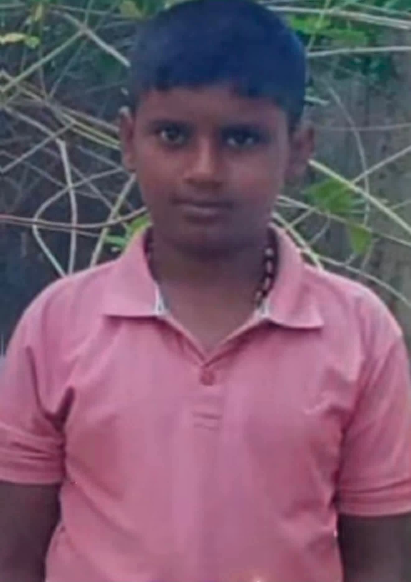 பாம்பின் விஷம் பட்டதாக சந்தேகிக்கப்படும் நாவற்பழத்தை உண்ட 11 வயது சிறுவன் உயிரிழப்பு